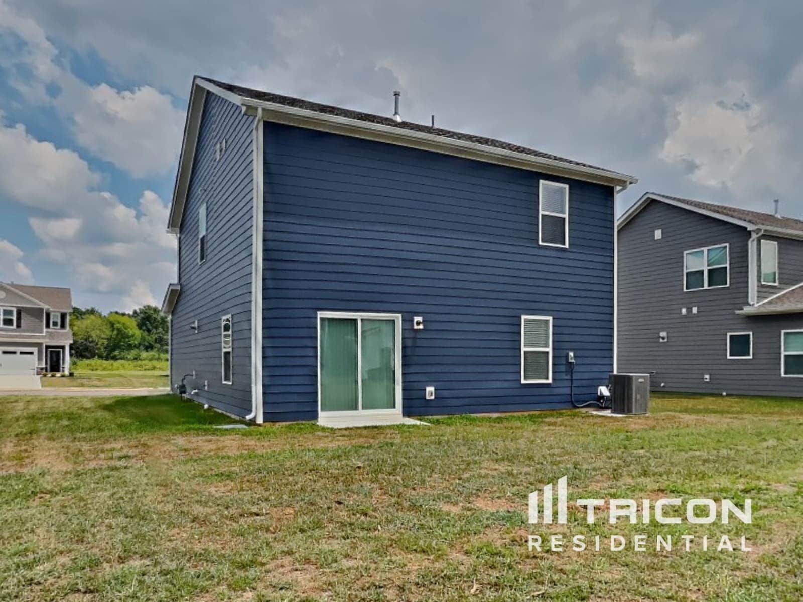 Building Photo - 3326 Quintana Dr