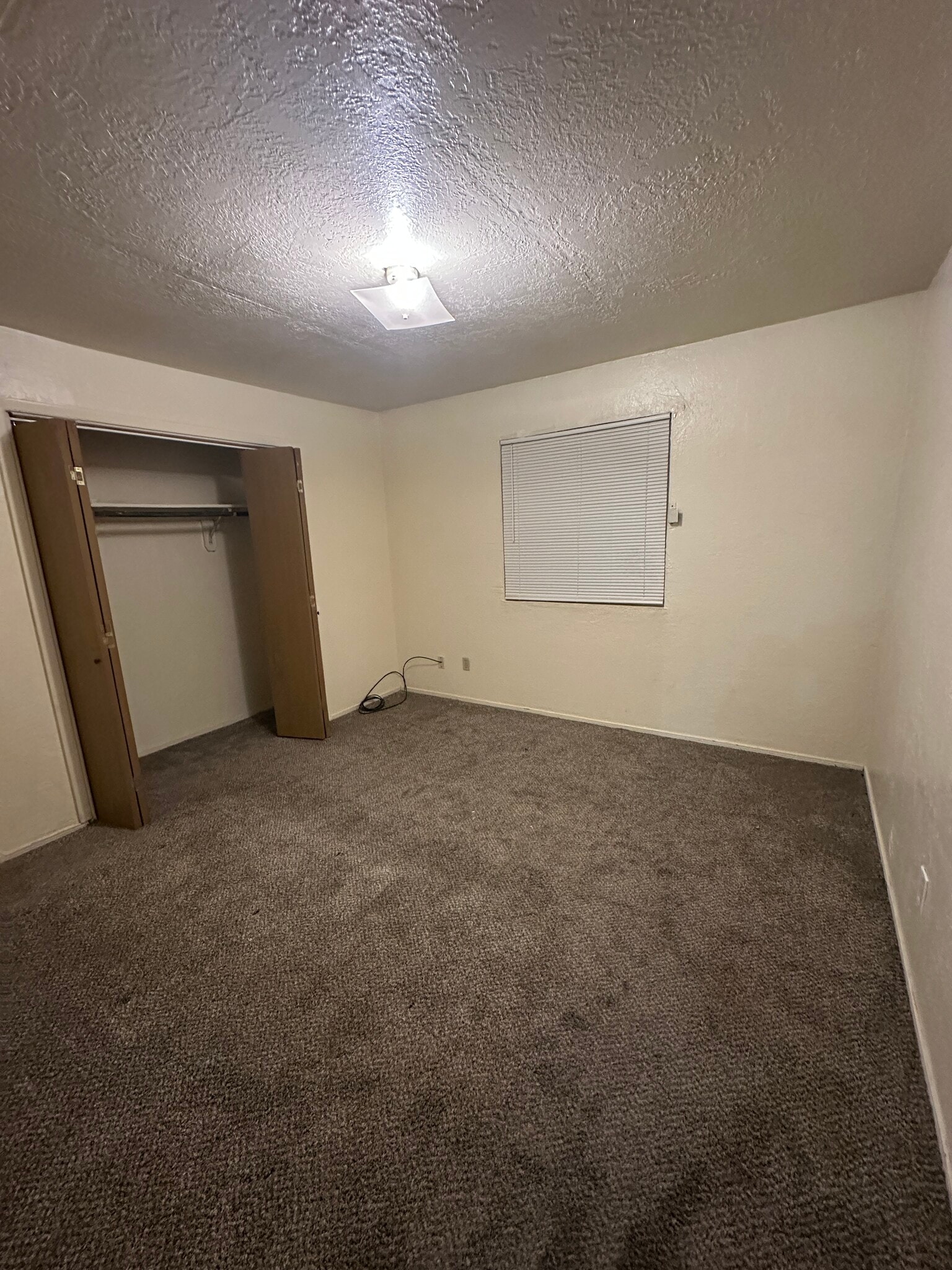 Master bedroom - 2022 Isleta Blvd SW