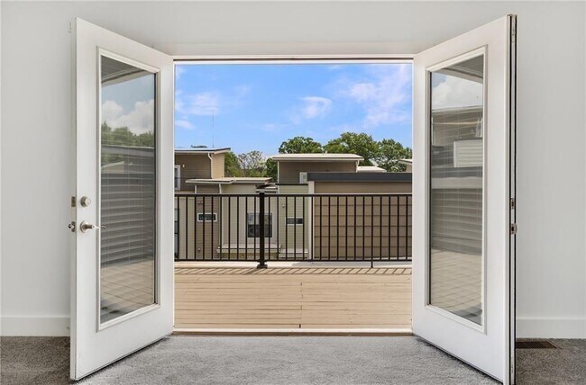 Building Photo - 966 Moda Dr
