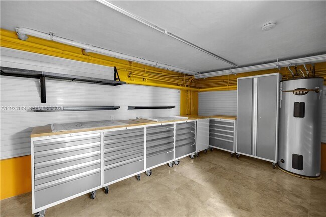 Building Photo - 13671 Deering Bay Dr