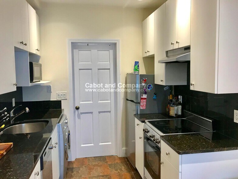 Building Photo - 76 Commonwealth Ave