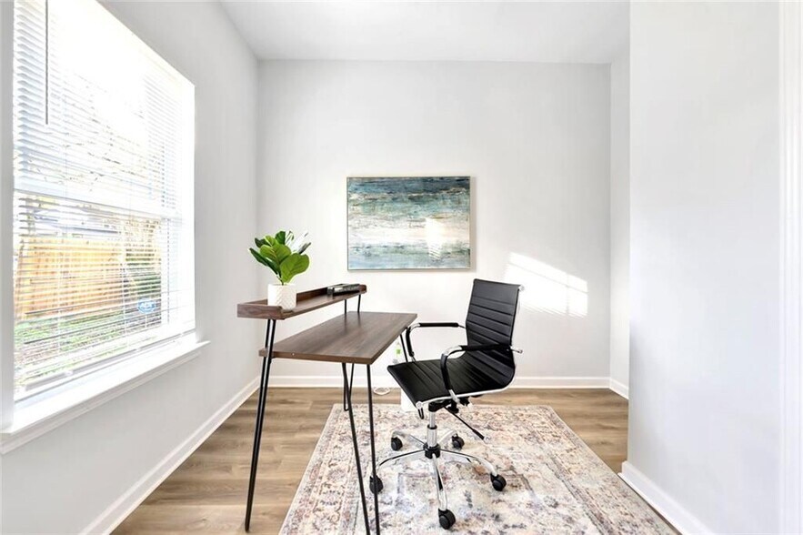 Building Photo - 56 Holly Rd NW