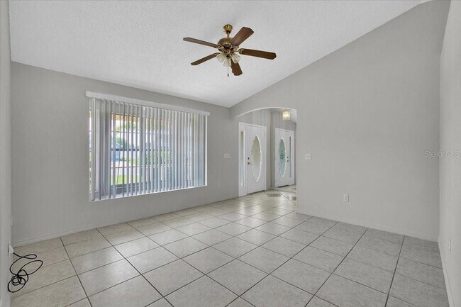 Building Photo - 112 Azalea Dr