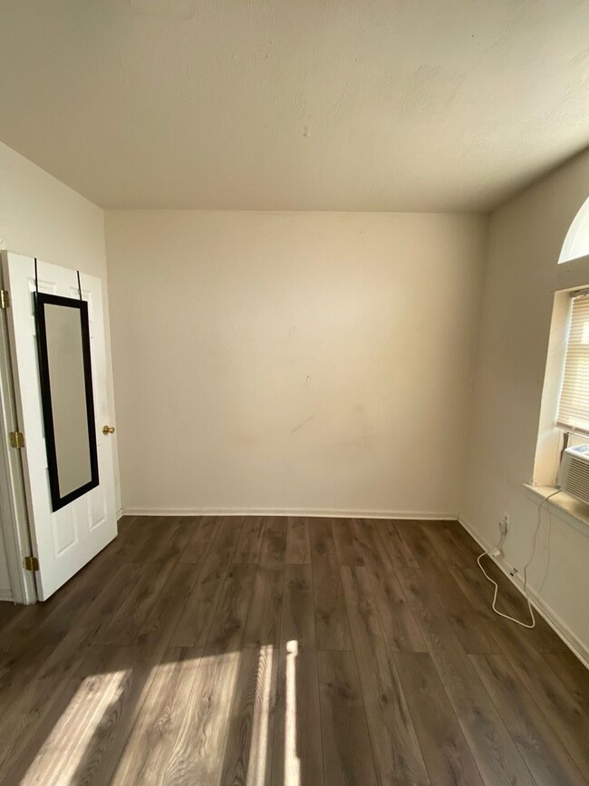 Building Photo - 2035 N 15th St