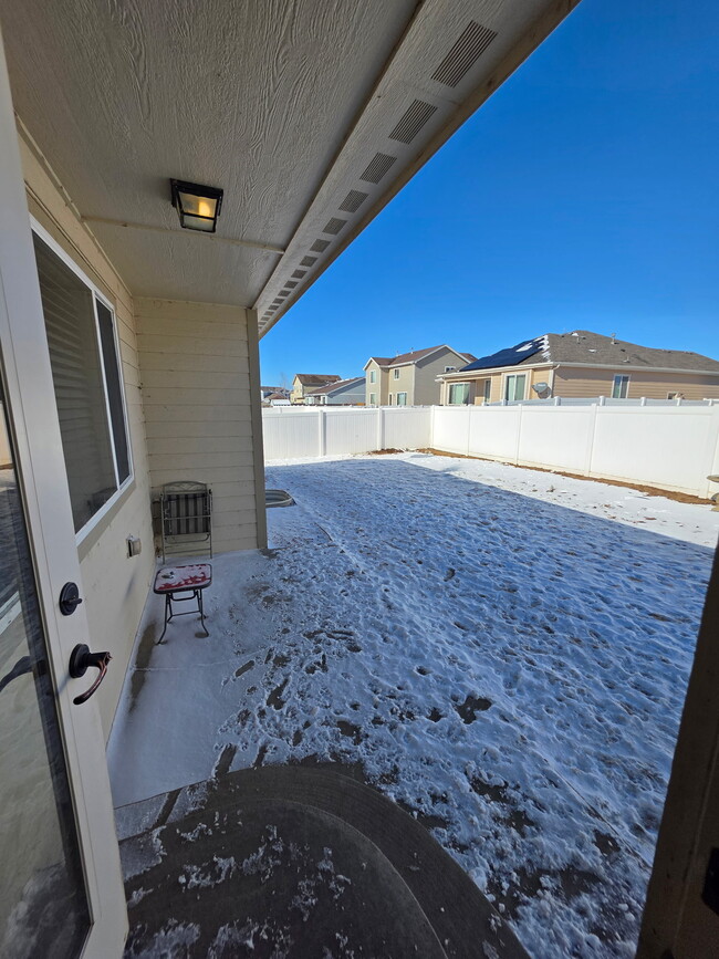 Building Photo - 121 Primrose Ct