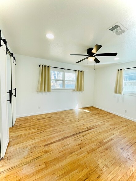 Building Photo - 311 SW 10th St