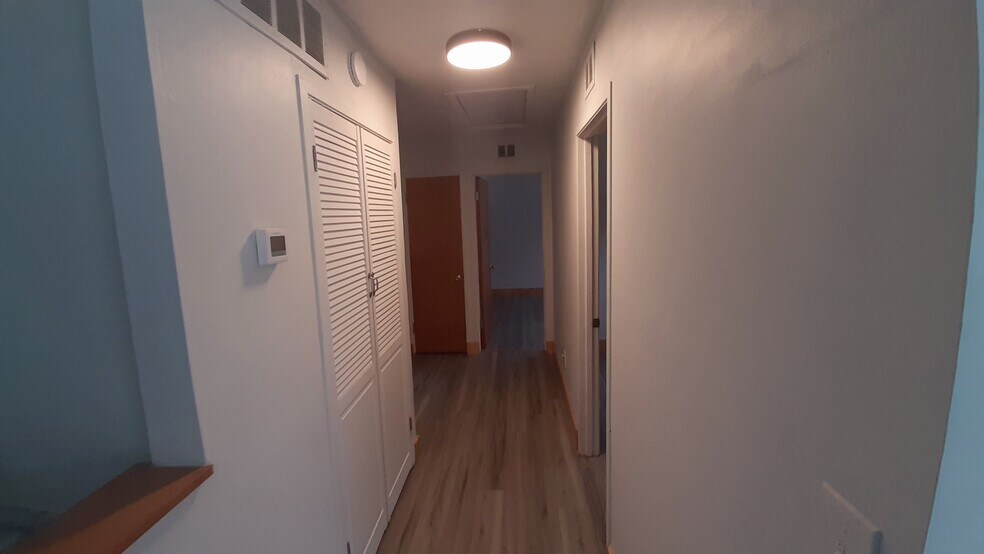 Building Photo - 386 Worden St