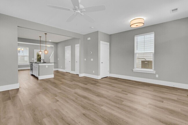 Building Photo - 313 Baritone Rd