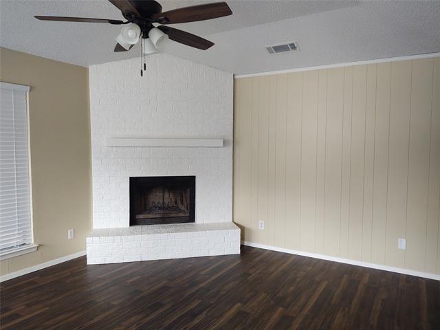 Building Photo - 815 Windcrest Dr