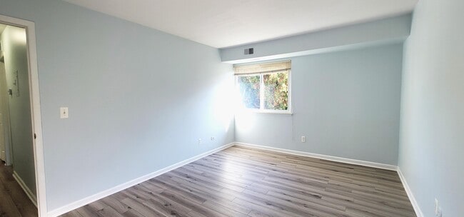 Building Photo - 38255 Fairway Ct