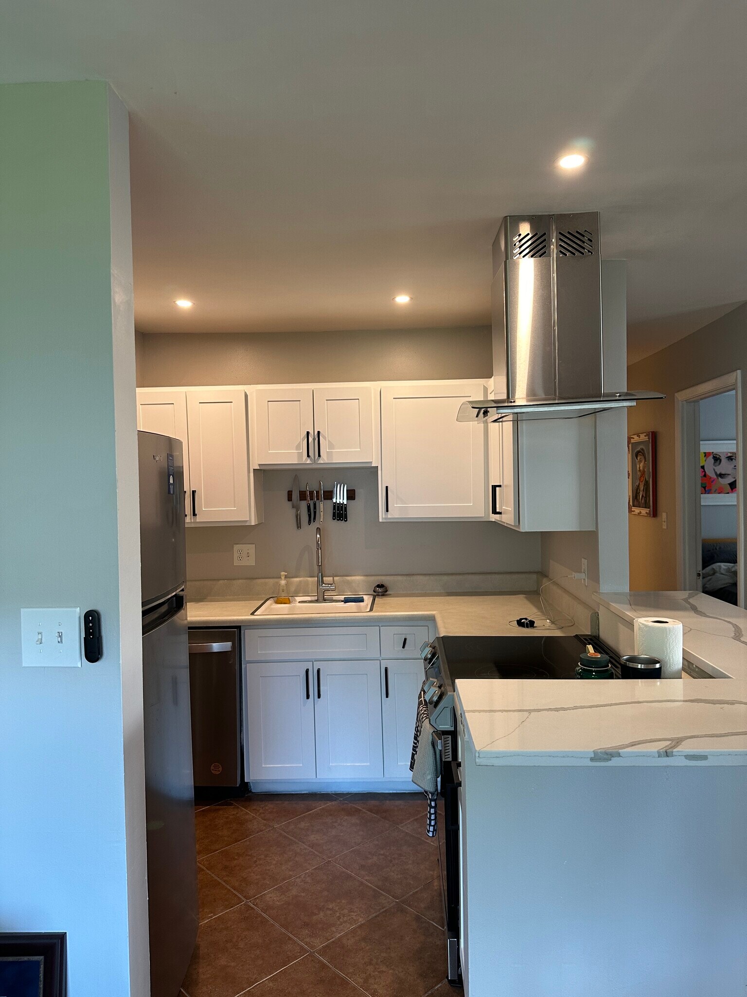 Building Photo - 132 W America St