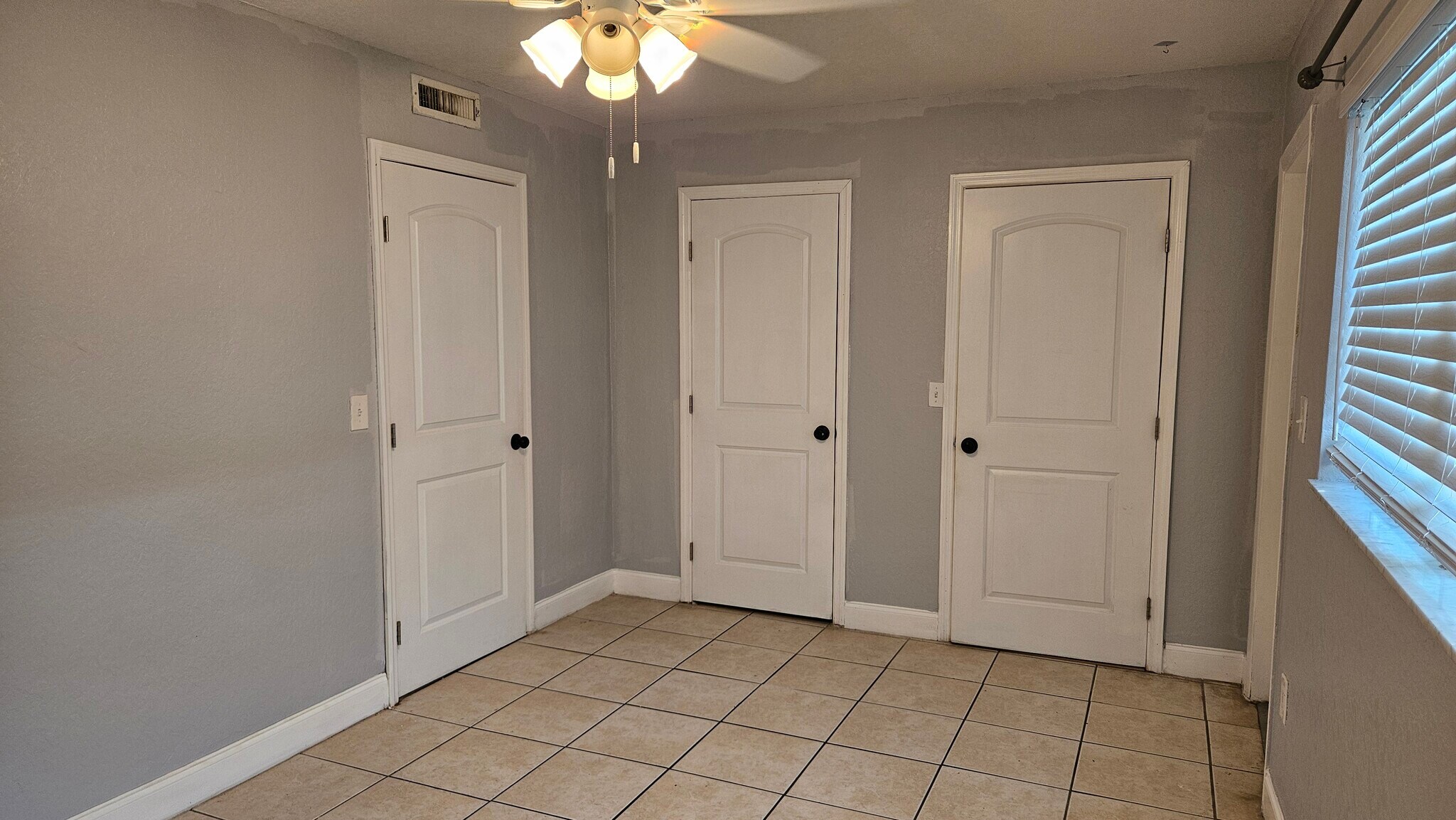 Building Photo - 309 Avanda Ct