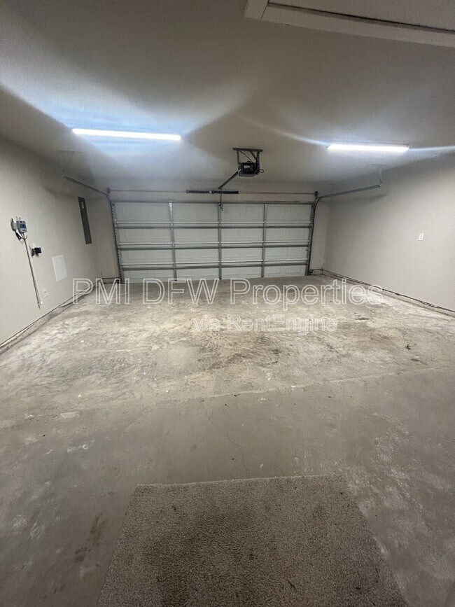 Building Photo - 212 Stone Cir