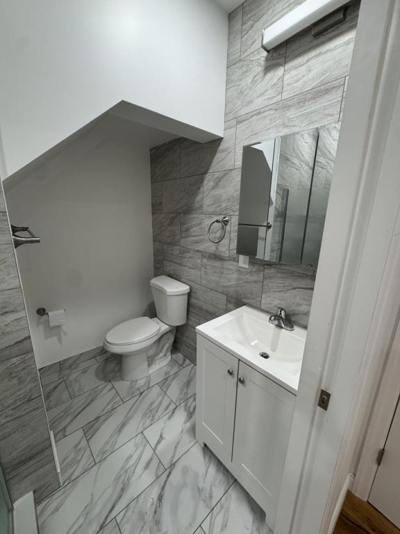 Building Photo - 1547 Lenox Pl