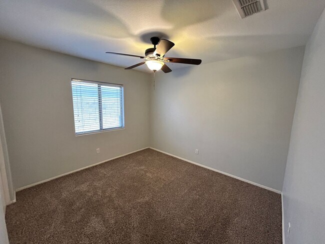 Building Photo - Single Story 3/2 N. Phoenix Home Ready 4 M...