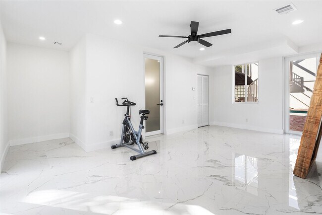 Building Photo - 7132 NW 62nd Terrace