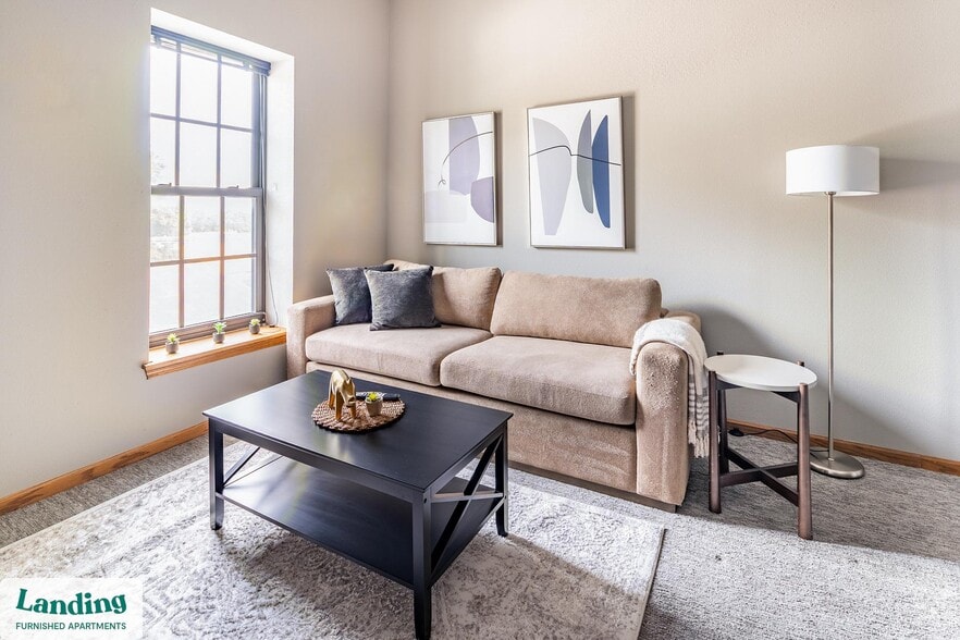 Primary Photo - 200 Seneca St