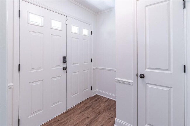 Building Photo - 9630 Pine Thicket Way