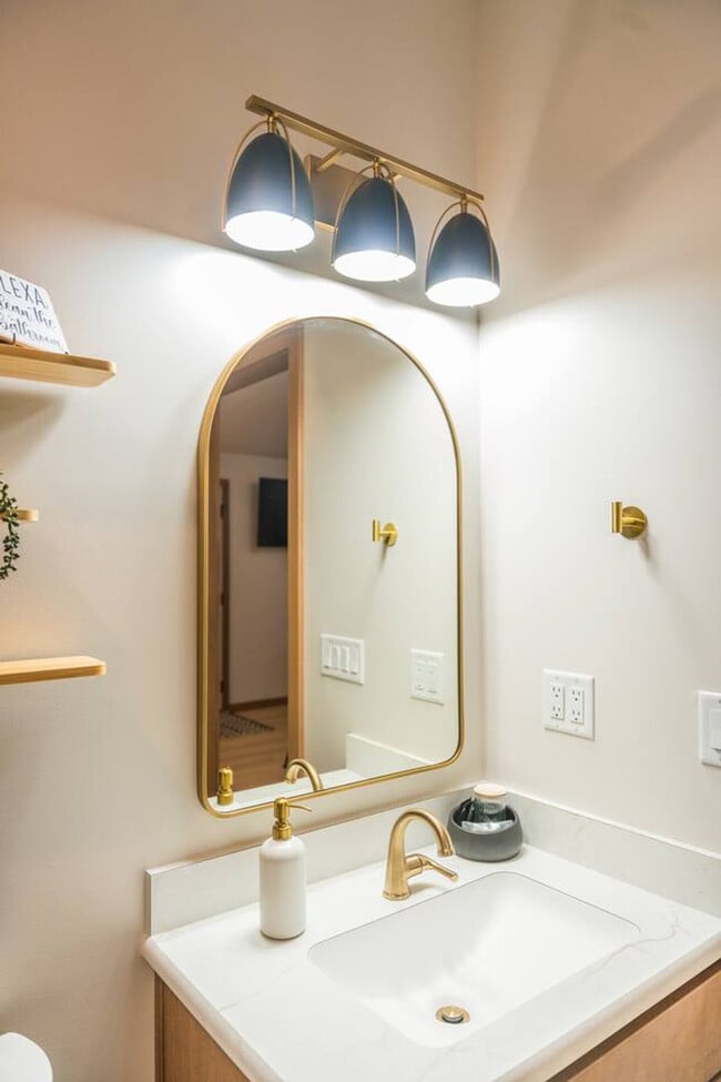 Building Photo - 10268 Cleveland Rd