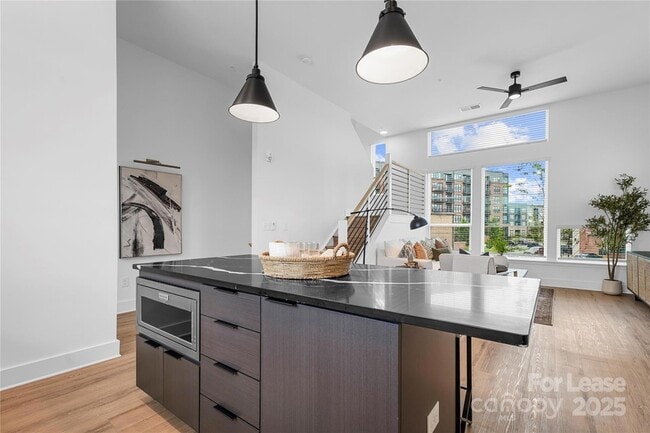 Building Photo - 411 Charles Ave