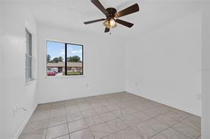 Building Photo - 658 Royalty Ct