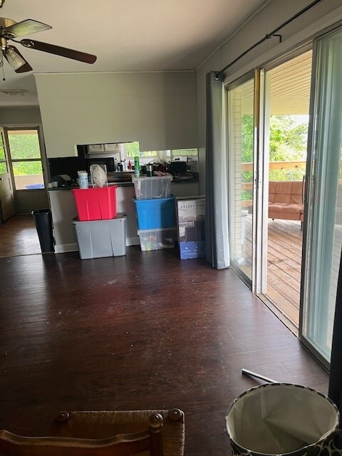 Building Photo - 303 Village Dr