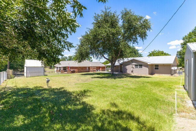 Building Photo - 1705 Eldon St