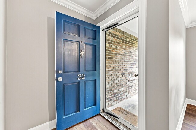 Building Photo - 126 Oakmont Dr
