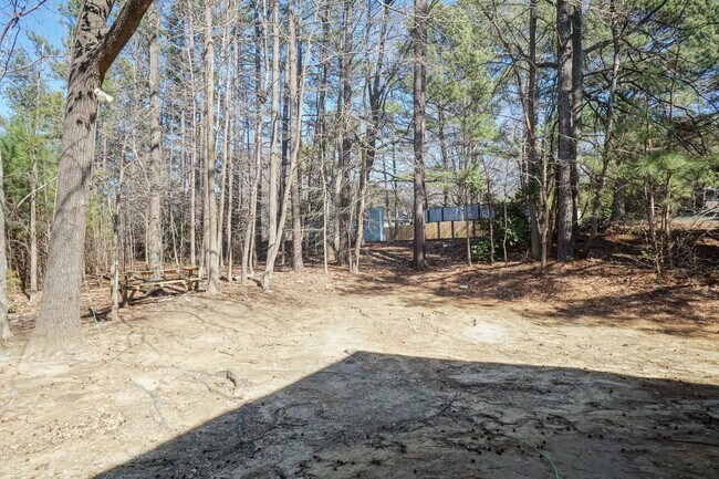 Building Photo - Two Bedroom Home!