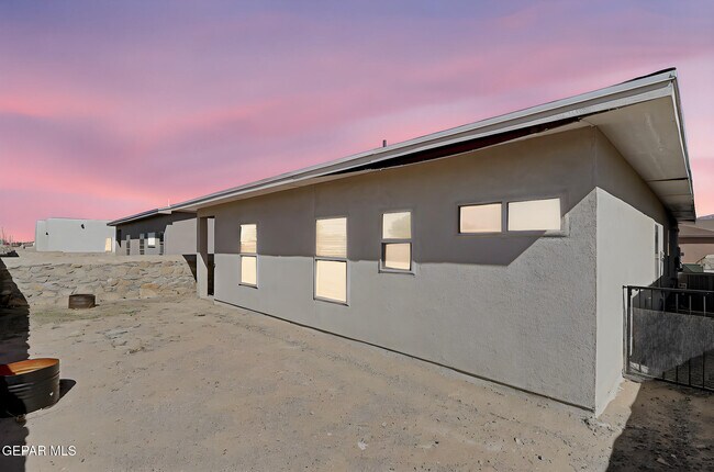 Building Photo - 5913 Ruidoso Downs St
