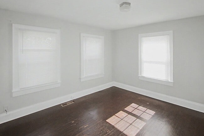 Building Photo - 4521 Hovis Rd