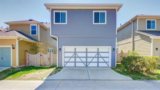 Building Photo - 18118 Moonlit River Dr