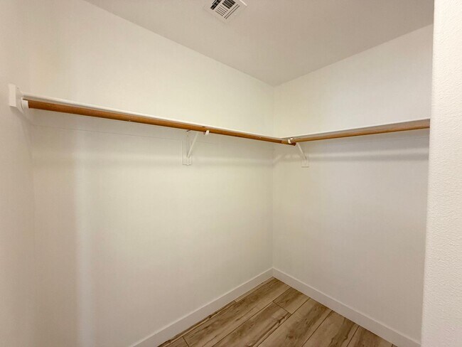 Building Photo - 2/BD 2.5/BA Home in Gated Community with Mountain Views & Premium Amenities!