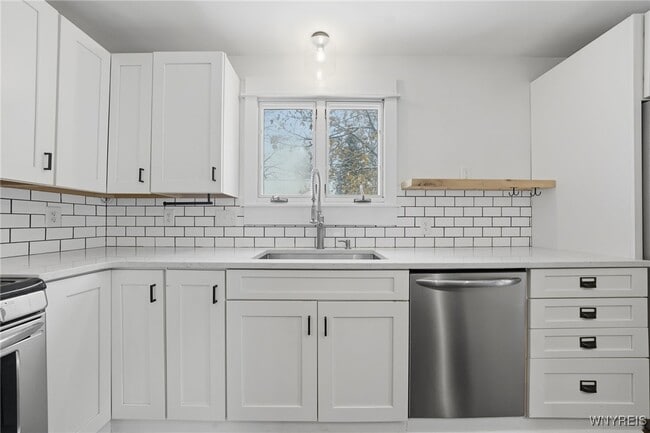 Building Photo - 4316 Clinton St