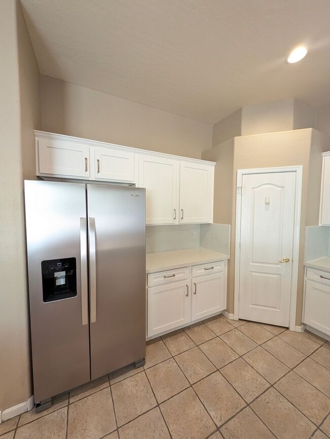 Building Photo - AVAILABLE NOW IN HIGLEY GROVES!!!!