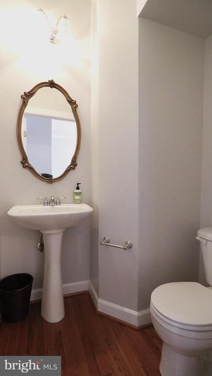 Building Photo - 7228 Fair Oak Dr