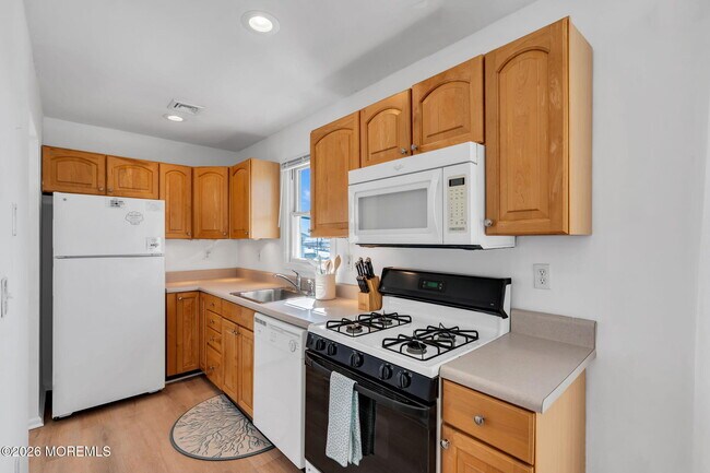 Building Photo - 548 Washington Blvd