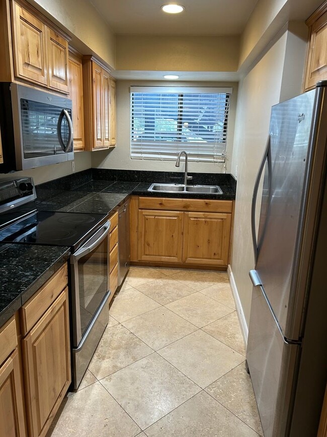 Building Photo - Beautiful Flagstaff Condo