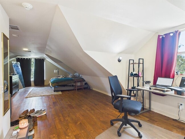 Building Photo - 4604 Avenue H