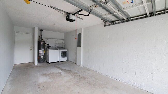 Building Photo - 5769 Ellis Hollow Rd E