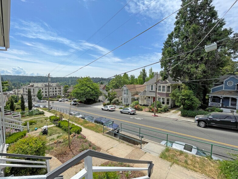 View of Downtown - 418 W Main St