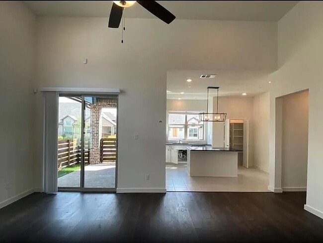 Building Photo - 1625 Dewberry Ln