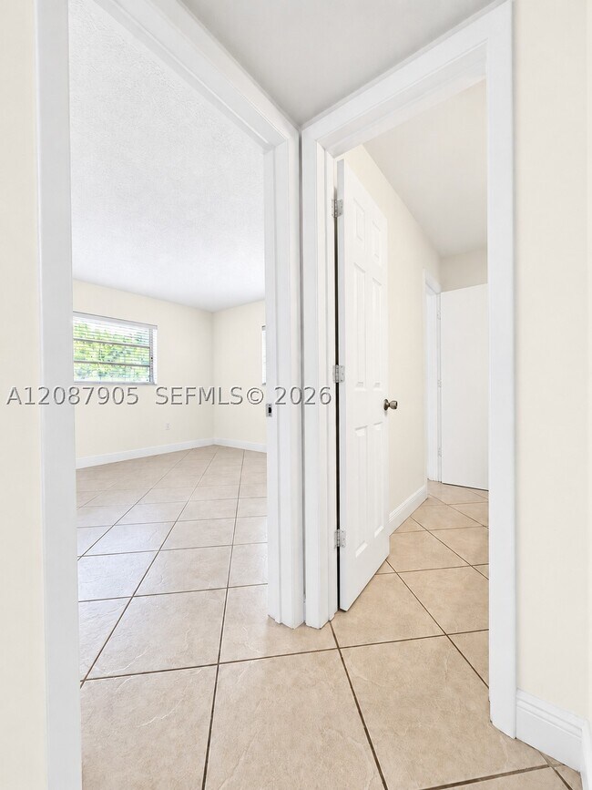 Building Photo - 8475 SW 94th St