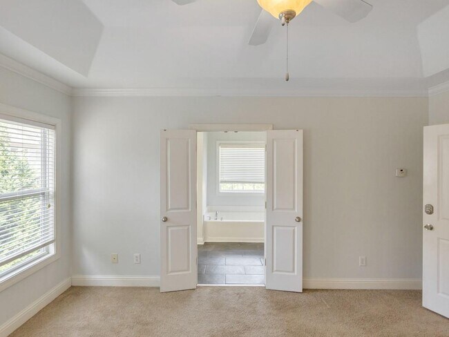 Building Photo - 3214 Greenwood Oak Dr