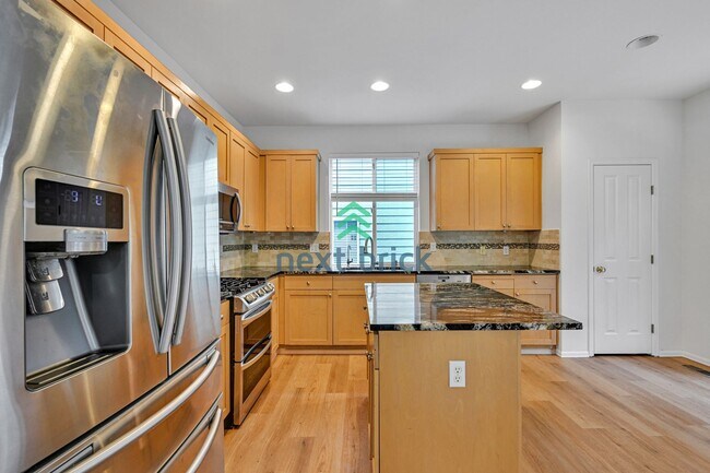 Building Photo - 4 Bed 2.5 Bath Single-family House Availab...