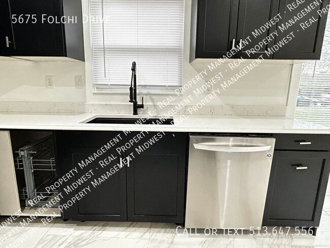 Building Photo - 5675 Folchi Dr