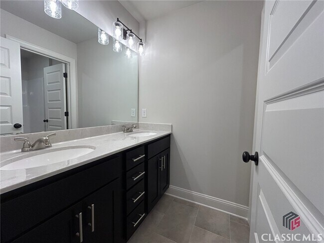 Building Photo - 305 Ridge Pointe Drive