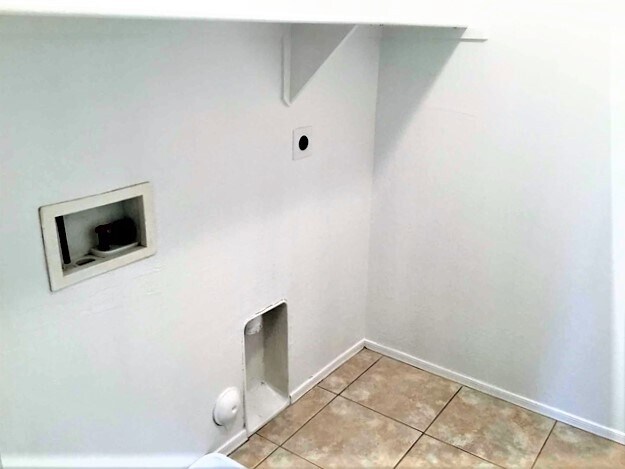Building Photo - 3005 W Ferruccio Pl