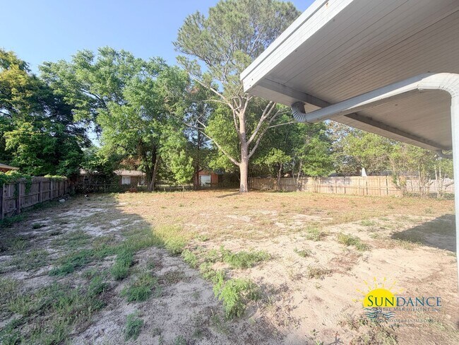 Building Photo - Beautifully Updated 3 Bedroom Home in Mary Esther, near Highway 98!