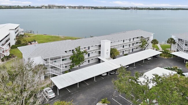 Building Photo - 769 John Ringling Blvd